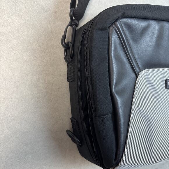 Targus Bag Carry‎ Case Tablet iPad Black 12x9 Inches Divider Pockets Laptop - Picture 3 of 8